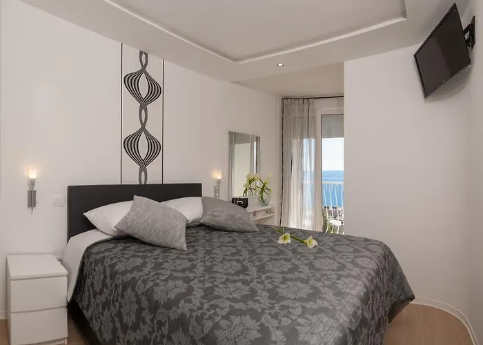 Mariva Luxury Apartament *